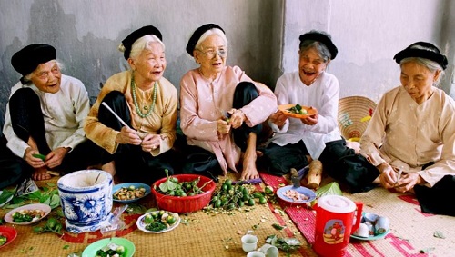 Mujeres ancianas en una boda vietnamita