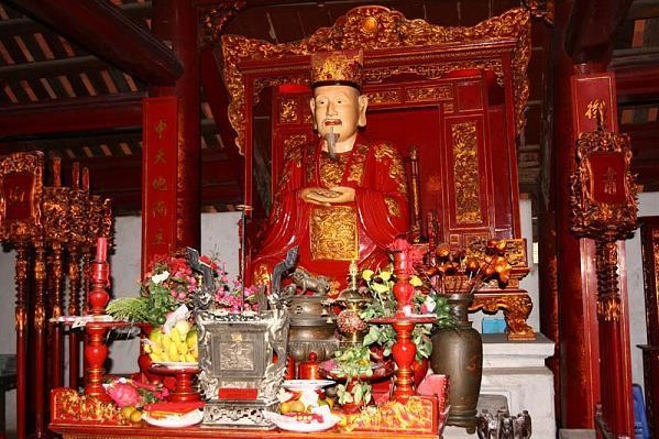 estatua-del-filósofo-señor-confucio-in-vietnam