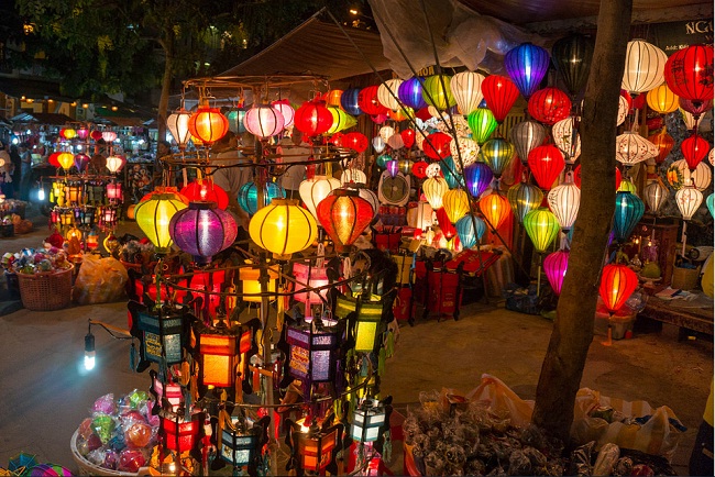 hoian-ville-des-lampes-colorees-vietnam
