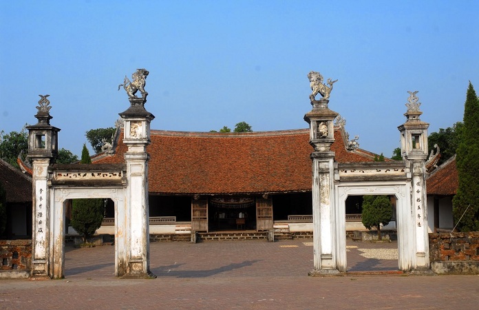 la-maison-communale-du-village-vietnamien