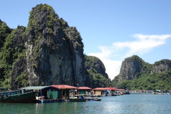 Vila de pescadores halong vung vieng