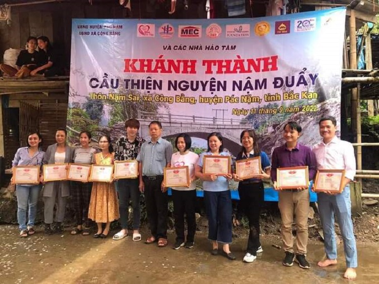 el programa del festival del medio otono a bac kan3 Organizar a festa do meio do outono e a inauguração da ponte humanitária Nam Duay