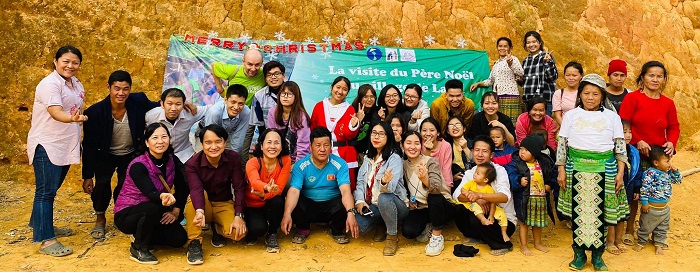 visita de papa noel al pueblo de laos Viagem humanitária em dezembro de 2020