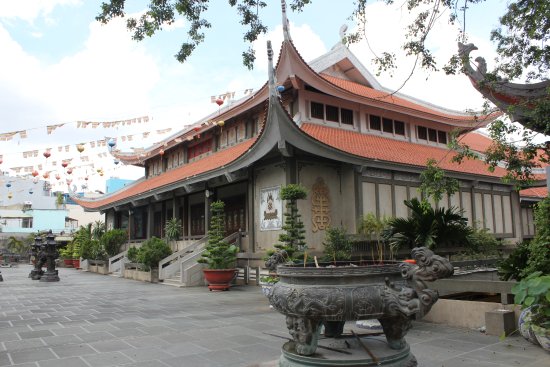 vinh nghiem pagoda saigon