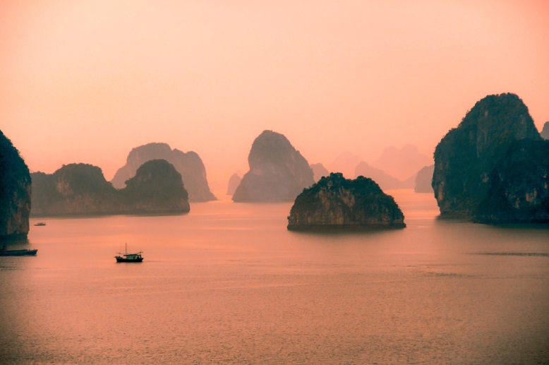 la-baie-halong-vietnam
