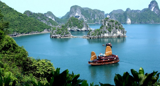 belle-croisiere-a-halong-vietnam