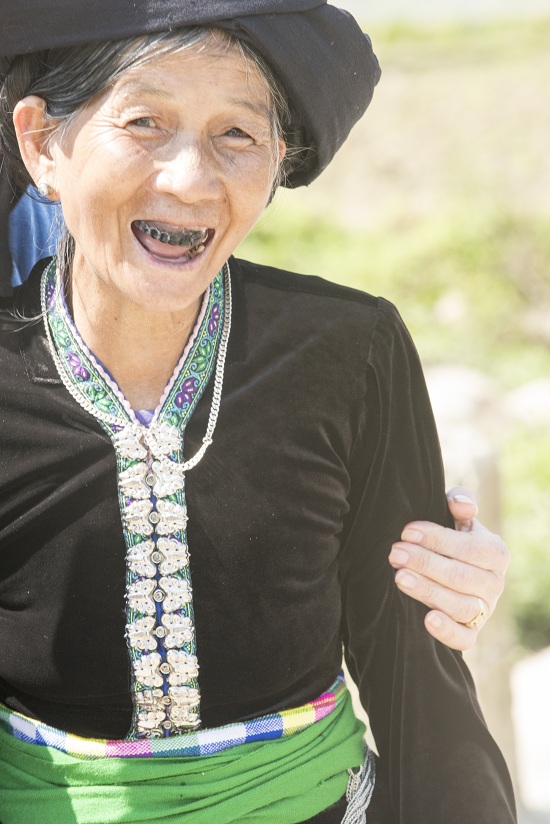 femme-souriante-vietnamienne