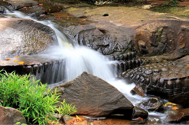 fleuve-de-mille-linga-a-phnompenh-cambodge