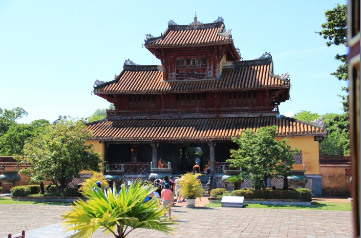 grande-portique-de-la-citadelle-hue