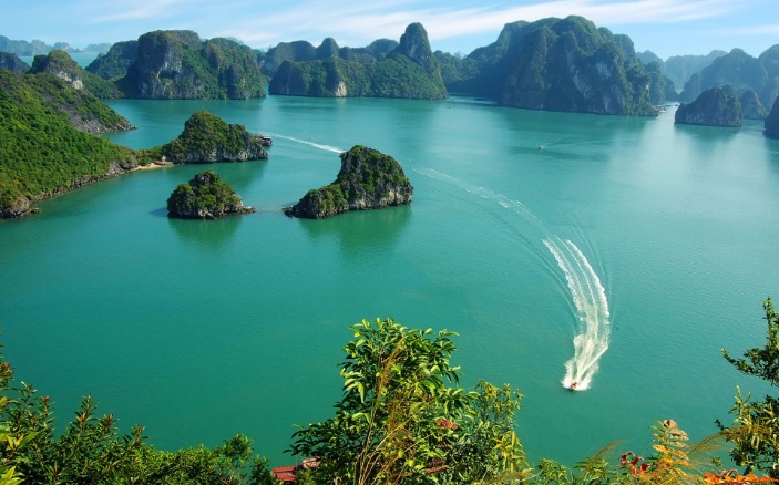la-baie-d-halong-vietnam