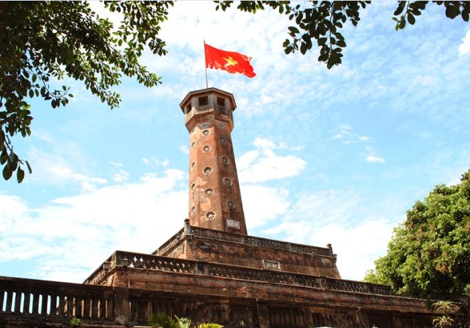 la-tour-de-drapeau-de-hanoi