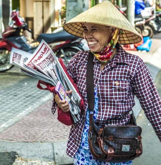 souris-de-vendeuse-a-saigon-vietnam