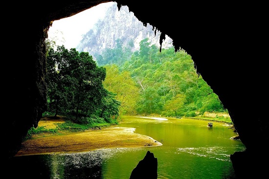 caverne-au-lac-de-ba-be