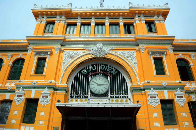 la-poste-centrale-de-saigon1