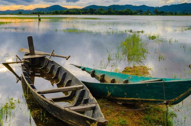 bateau-de-province-de-dak-lak-vietnam