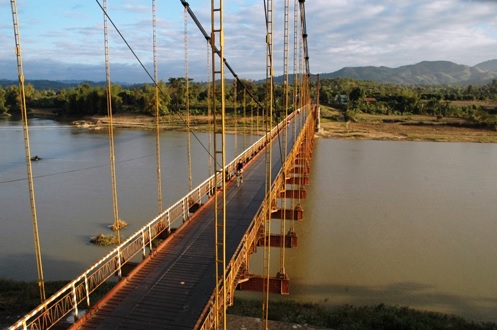 pont-suspendu-kon-tum-vietnam