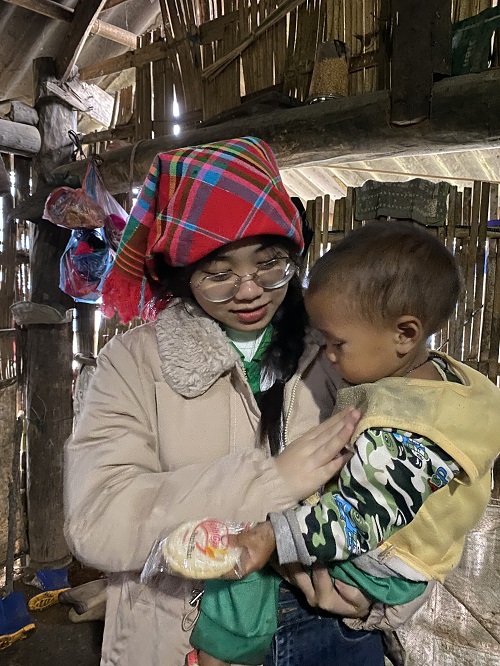 ajuda humanitaria em lao cai 15